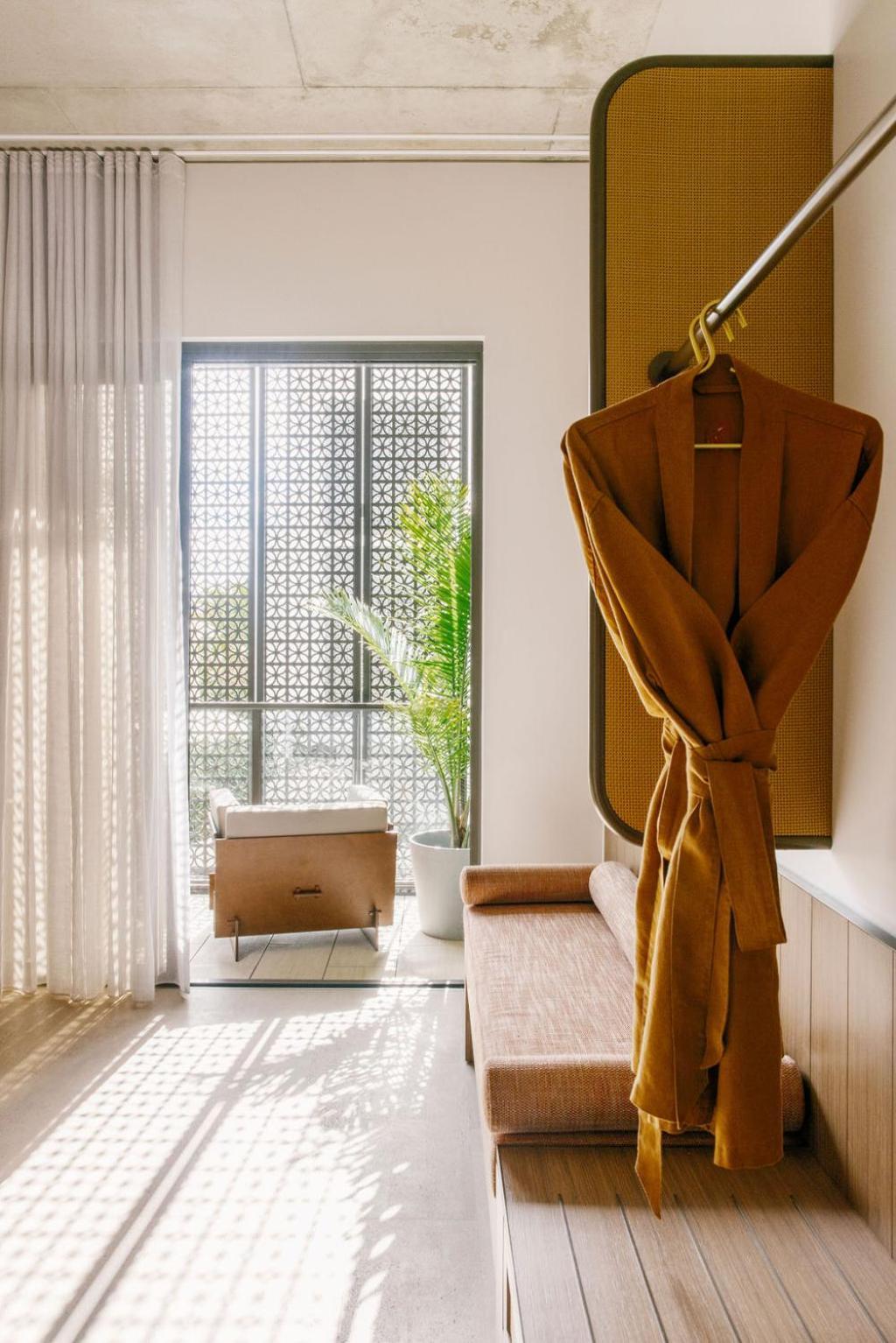 Hotel Basq House 5*